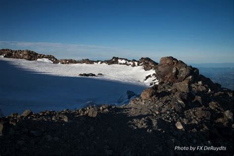 Rainier Summit Fumarole Caves — Glacier Cave ExplorersGlacier Cave Explorers