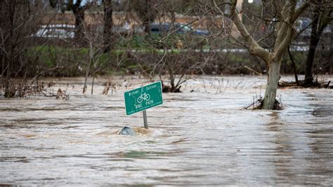 Merced County CA rainstorm prompts evacuations from flooding | Fresno Bee