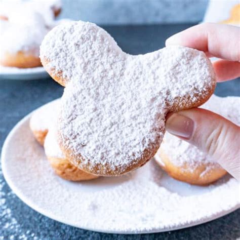 THE BEST Disneyland Beignets Copycat Recipe! Easy, Fresh, Hot!