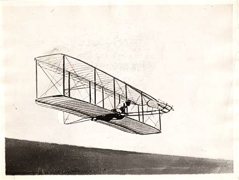 The 1902 Wright Glider was the third free-flight glider built by the ...