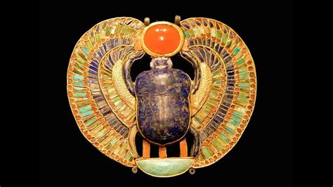 What does the scarab beetle symbolize in ancient Egypt? (amazing photos)