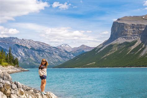 Lake Minnewanka • DETAILED Guide to Visiting This Banff Lake