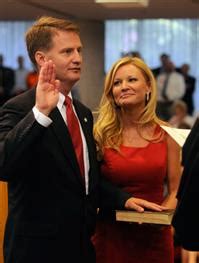 Knox County Mayor Tim Burchett's wife files for divorce