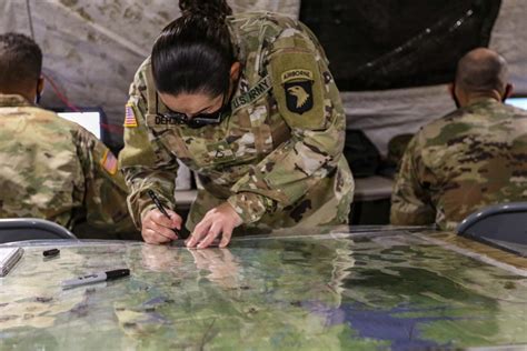 101st Airborne Division Soldiers conduct round-the-clock intelligence training | Article | The ...