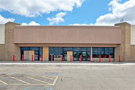 FRIEDMAN’S STEVEN SILVERMAN SELLS 120,000 SF FORMER WALMART IN ELYRIA, OHIO - Friedman Real ...