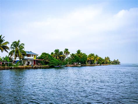 Top 9 Beach Resorts in Alleppey | Veena World