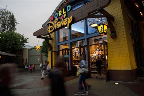 California’s Orange County Opens Retail, Disney Mall May Be Next - Bloomberg