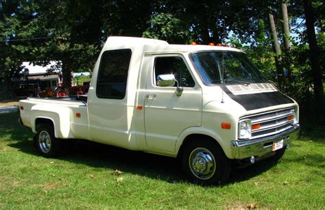 1978 Dodge Dreamer: RV-Ready | Barn Finds