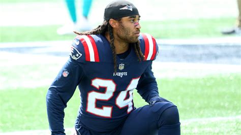 Report: Stephon Gilmore had MRI after injuring knee at Patriots practice | RSN