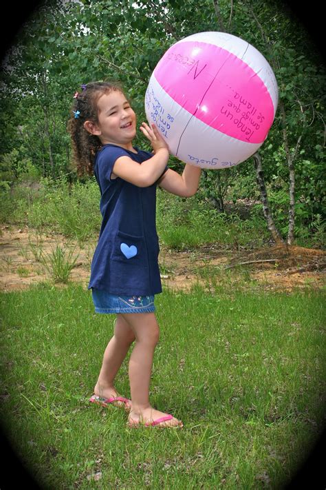 7 Spanish Beach Ball Games for Kids - Spanish Playground | Spanish kids ...