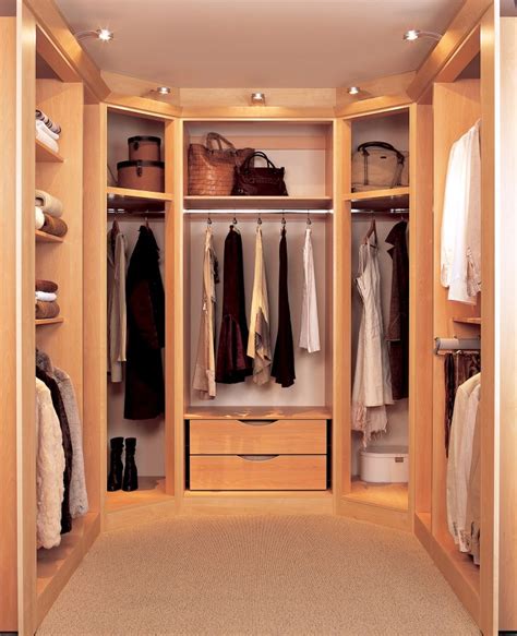 19 Walk-In Closet Furniture Designs to Prep You Up in No Time