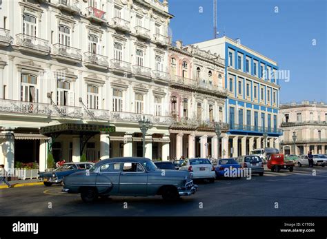 Old 1950's cars in central Havana Cuba Stock Photo - Alamy