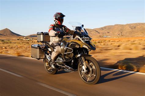 119 Hi-Res Photos of the BMW R1200GS Adventure - Asphalt & Rubber