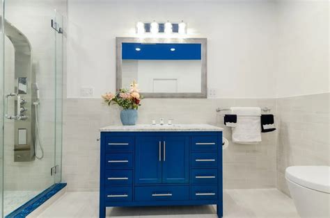 What Is The Ideal Wattage For Your Bathroom Vanity | Storables