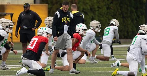 Updates from Oregon's week nine Wednesday football practice