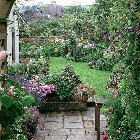 27 English Country Garden Design Ideas To Consider | SharonSable