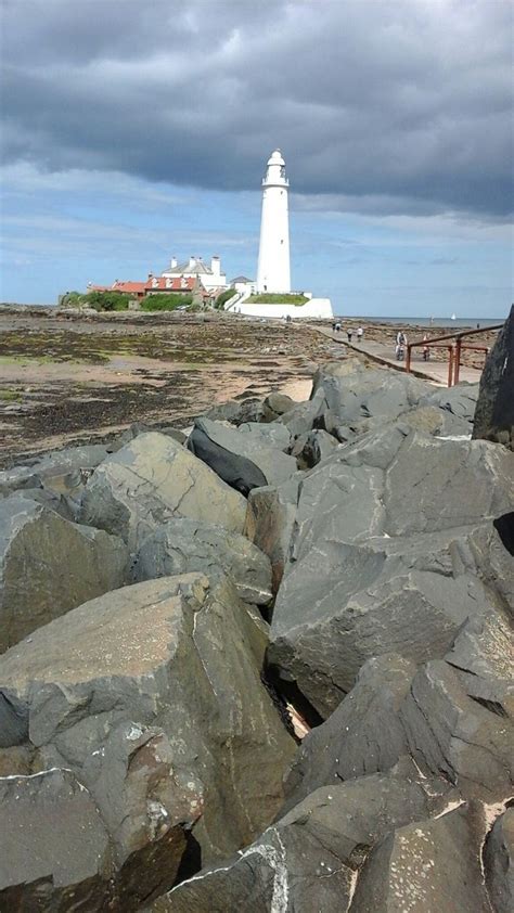 Whitley Bay Lighthouse. Photo by Jo-An-Zo. | Lighthouse, Natural landmarks, City