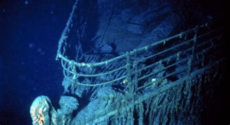 Deep-sea craft carrying 5 people to Titanic wreckage reported missing ...