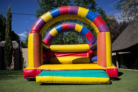 Rainbow Jumping Castle - Bloemfontein Jumping Castles | Rinas Jumping Castles