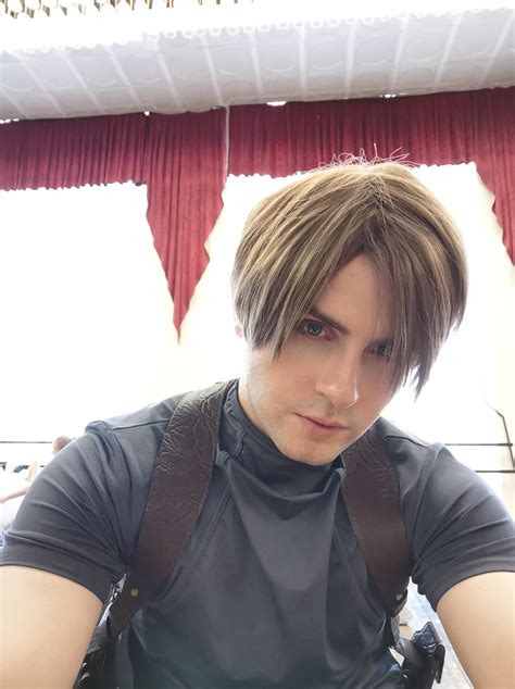 Leon Kennedy cosplay by GraysonFin : r/gaming