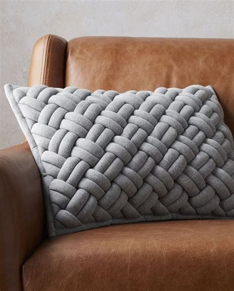 10 Cozy Throw Pillows to Buy in 2018 - Most Comfortable Throw Pillows