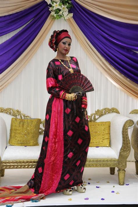 Beautiful african bride in her traditional Somali clothes at her ...