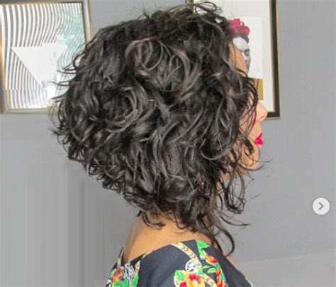 inverted bob | Curly hair styles, Inverted bob hairstyles, Bob haircut ...