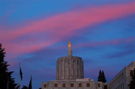 Oregon State Capitol | | Alluring World