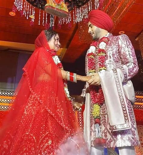 Neha Kakkar Wedding Photos With Avneet Kaur : Avneet Kaur Dance With Riyaz Ali At Neha Kakkar S ...