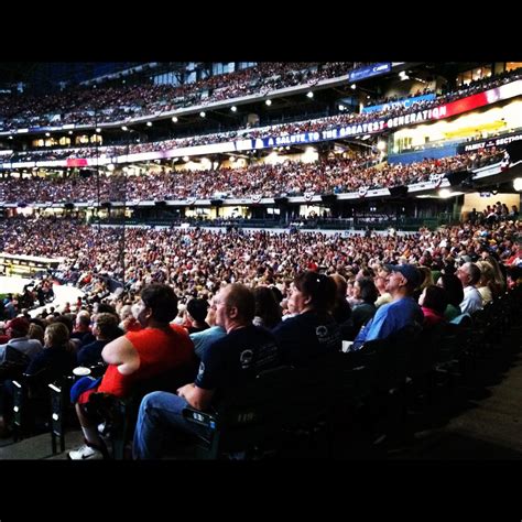 WOW- that's what a crowd of 30,000 people looks like! | Honor flight ...