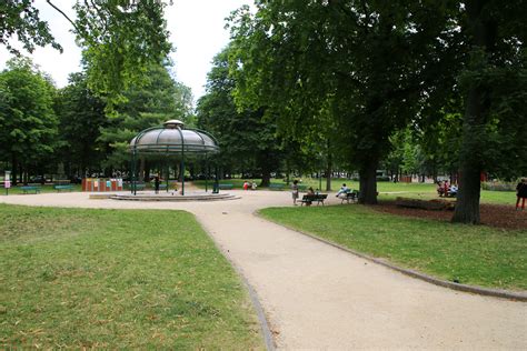 Jardin du Ranelagh * All PYRENEES · France, Spain, Andorra