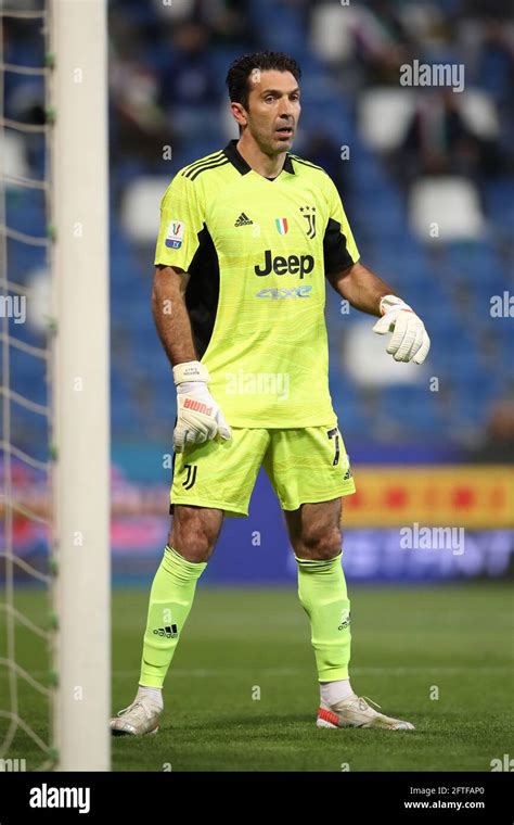 Gianluigi buffon trophy hi-res stock photography and images - Alamy