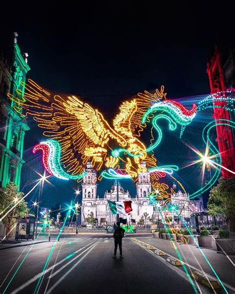 México lindo y querido 🇲🇽 ¿Ya vieron la iluminación del zócalo? Es todo ...