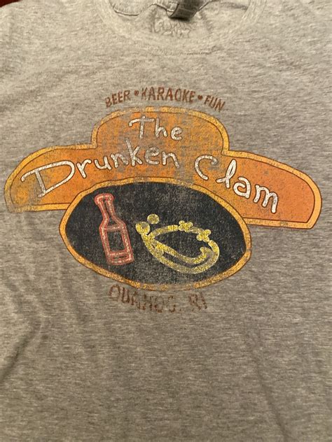 Family Guy The Drunken Clam Karaoke Bar Gray T-Shirt … - Gem