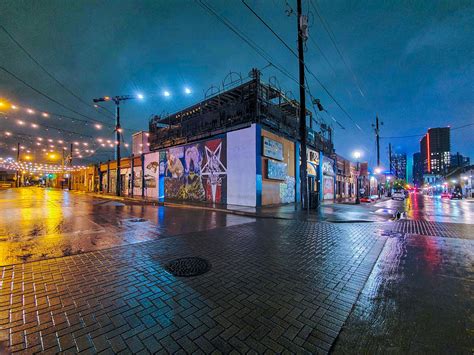 These Deserted Deep Ellum Photos Are Heartbreaking. | Central Track