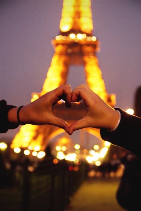 eiffel tower love photo Eiffel tower, love, paris - Dark Images