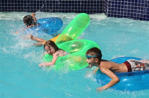 40 Swimming Pool Games For Kids and Adults | Medallion Energy ...