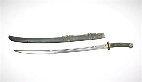 16 Types of Curved Blade Swords From Around the World