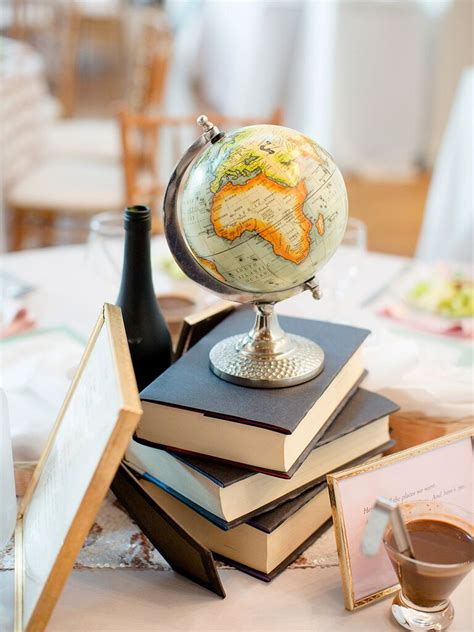 14 Creative Ways to Use Books as Wedding Décor