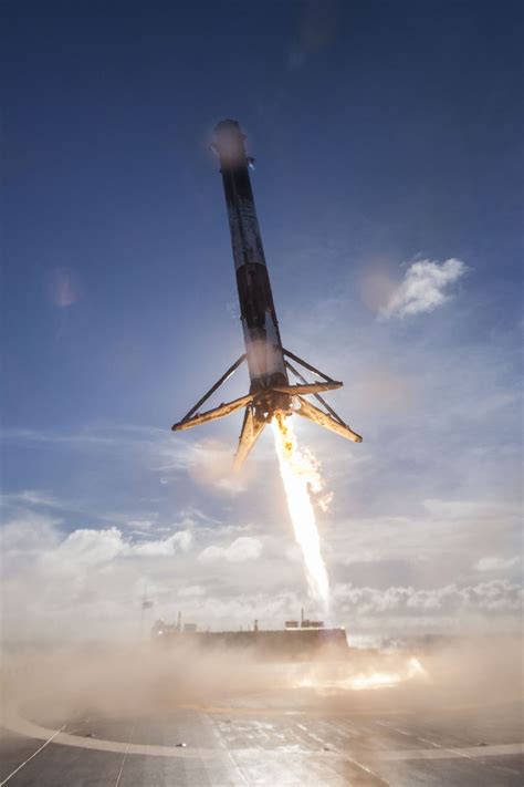 New SpaceX photos show Falcon 9 rocket's angled landing | The Verge