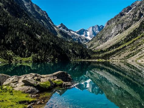 A Seven Day Pyrenees Hiking Tour | The Gap Decaders