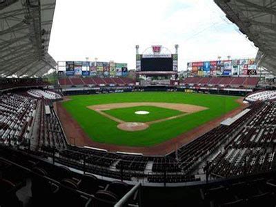 Estadio de los Tomateros de Culiacán stadium light towers