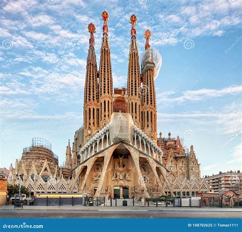 BARCELONA, SPANJE - FEBRUARI 10: La Sagrada Familia - Maak Op Indruk Redactionele Afbeelding ...