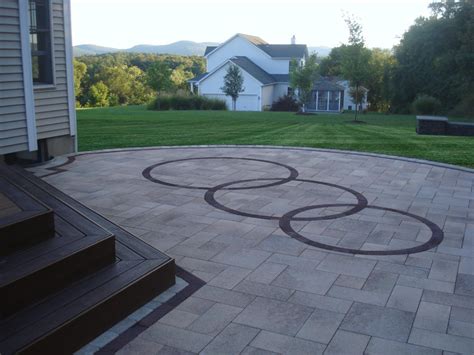 Advantages of Concrete Driveway Pavers for Your Fishkill, NY, Patio | Lehigh Lawns & Landscaping