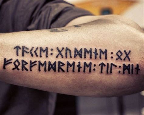 Northern Tattoos: 45 wunderschöne skandinavische Tattoos, die Sie ...