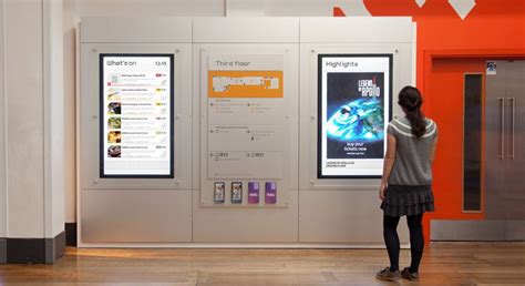 Science Museum of London, digital signage incorporated with wall map and brochures | Digital ...