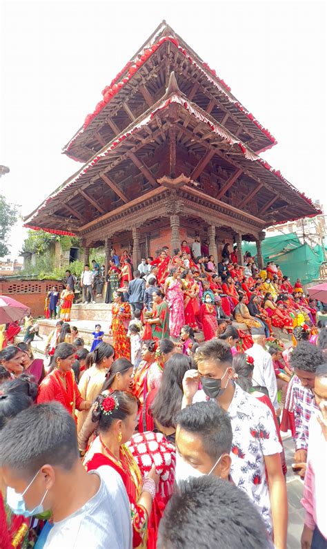 Kathmandu Teej festival : r/travelpictures