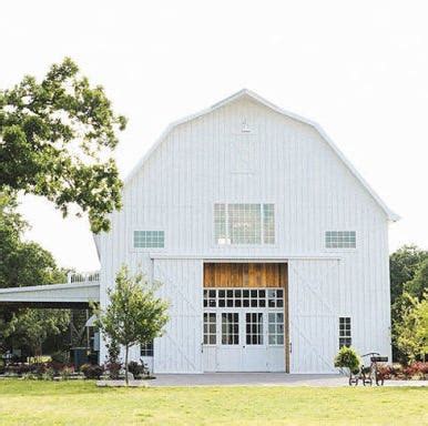 40 Rustic Barn Wedding Venues - Charming Country Wedding Venues