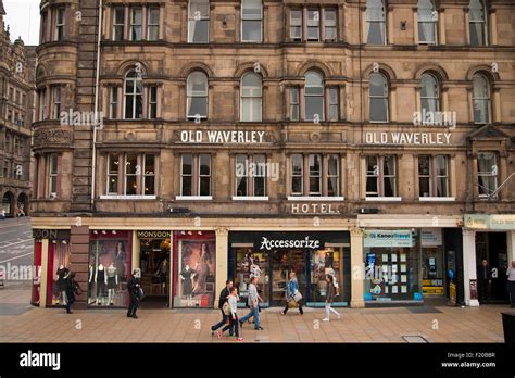 Scotland, Edinburgh, View of The Old Waverly hotel in Queensferry Stock Photo - Alamy