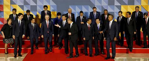 LOOK: World leaders pose for APEC photo | ABS-CBN News